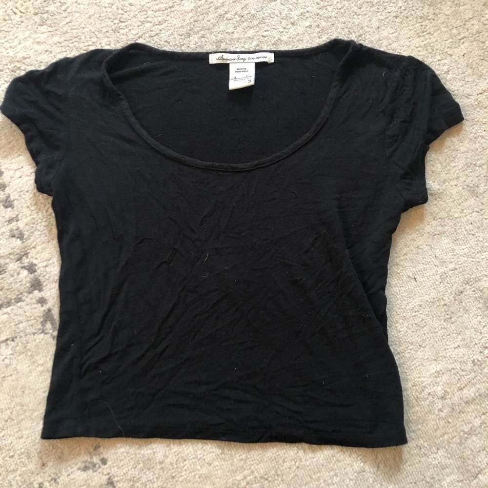 Black short sleeve crop top